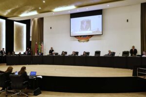 TCE-AM multa gestor de 2020 do Fundo de Apoio do município de Maués em mais de R$ 13 mil